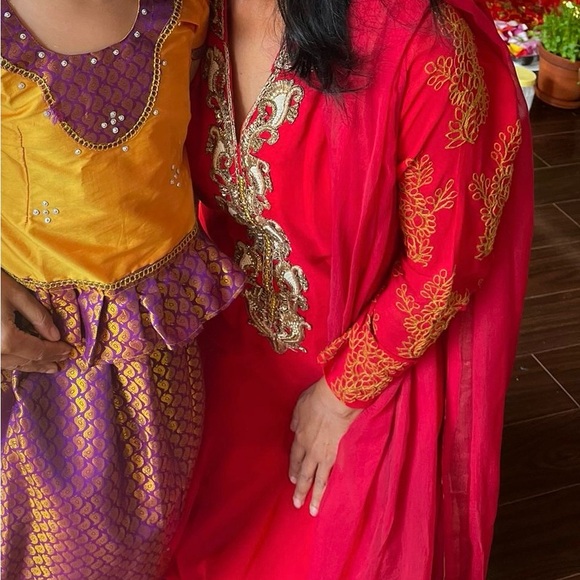 Red churidaar kurta - Picture 5 of 5